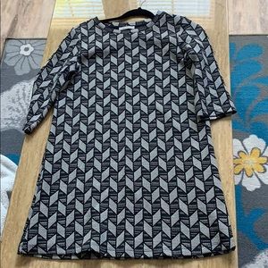 Black/grey/white geometric chevron pattern dress